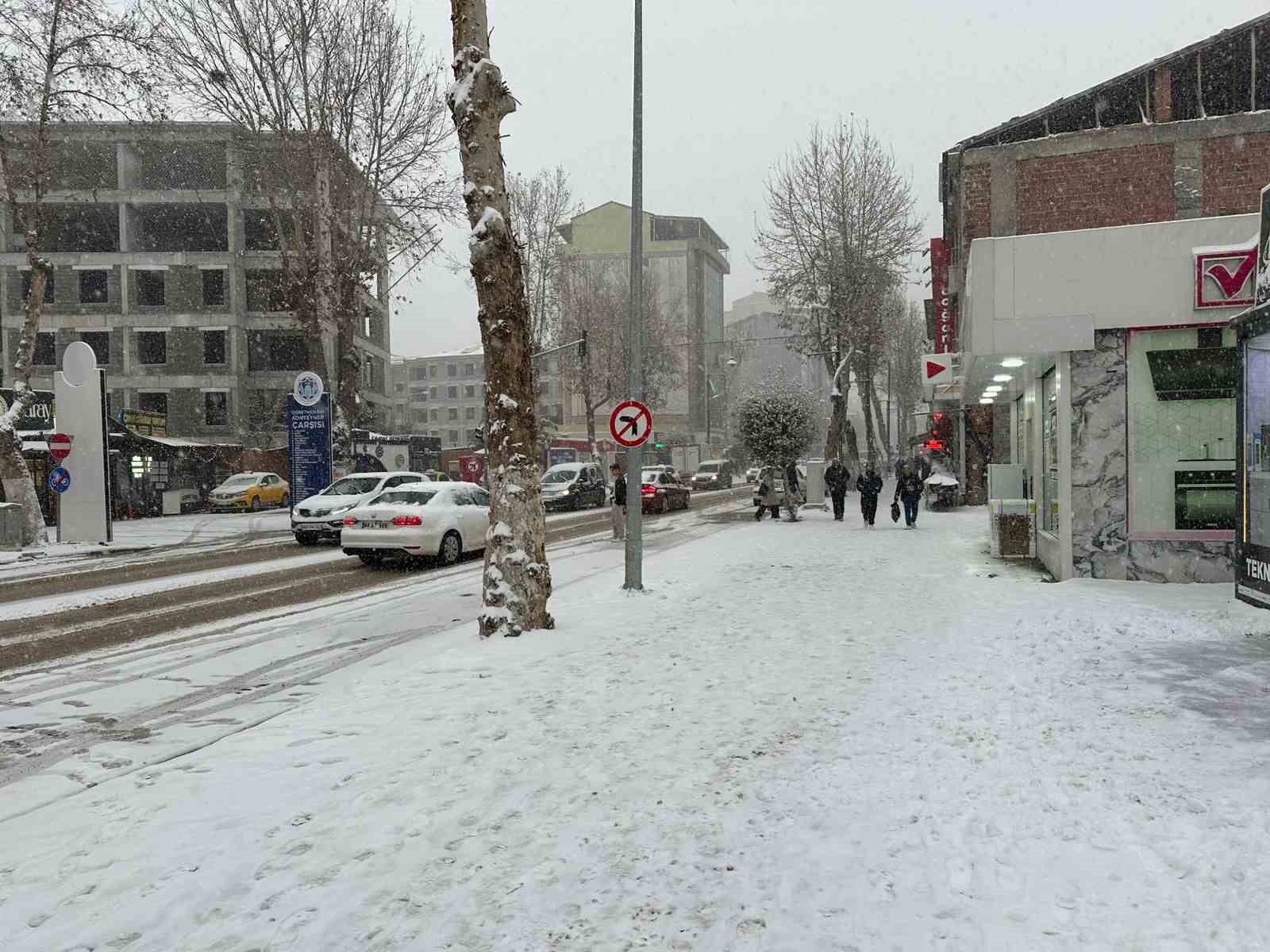 Malatya&rsquo;da eğitime kar engeli
