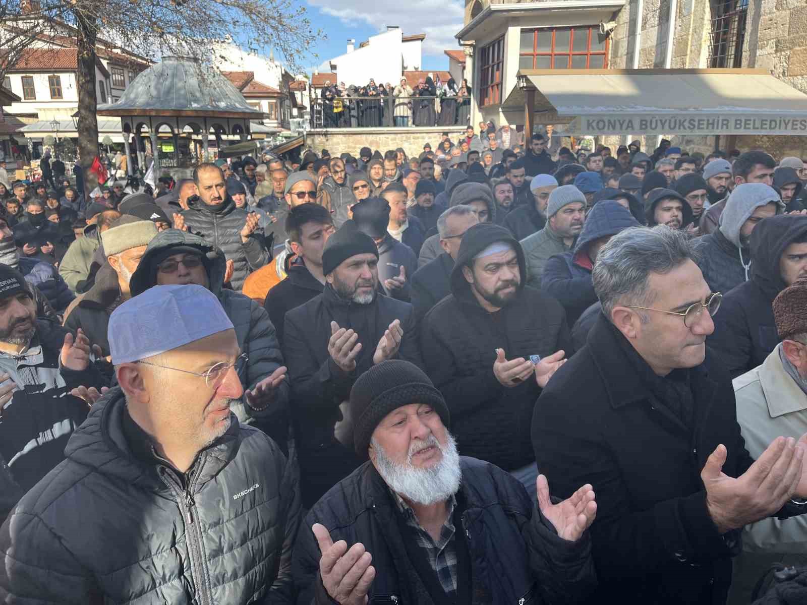Konya&rsquo;da Ebu Ubeyde ve t&uuml;m şehitler i&ccedil;in gıyabi cenaze namazı kılındı
