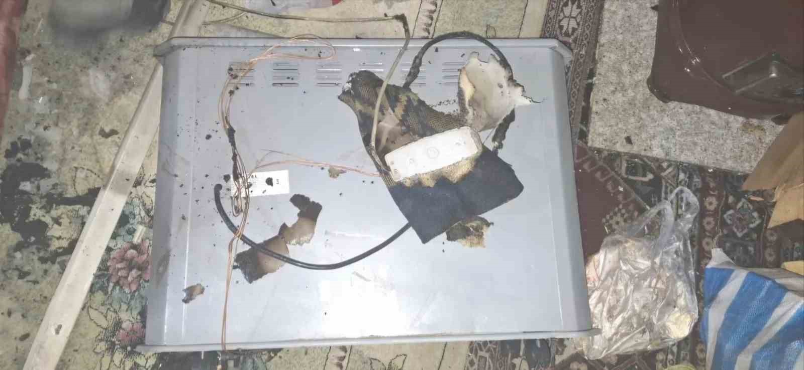 Emet&rsquo;te ahşap evde &ccedil;ıkan yangın b&uuml;y&uuml;meden s&ouml;nd&uuml;r&uuml;ld&uuml;
