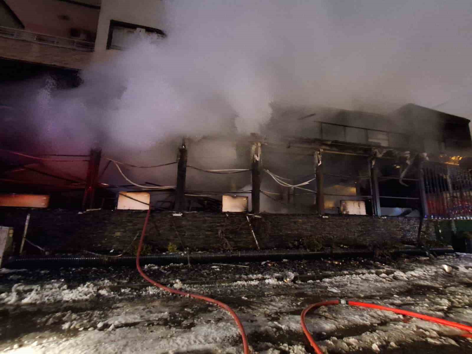 Batman’da kafe yangını: İş yeri kullanılamaz hale geldi