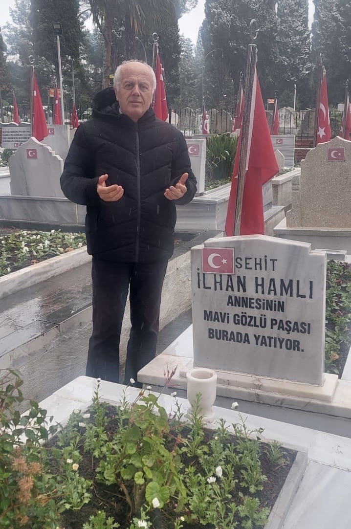 Yeni yılın ilk g&uuml;n&uuml;nde şehit kardeşini yalnız bırakmadı
