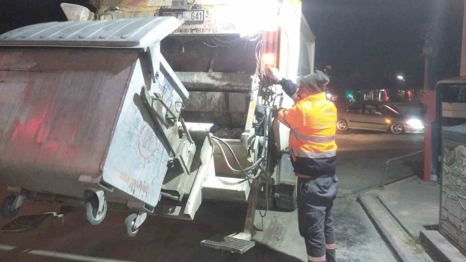 Başkan Zencirci ekipleri sahadan çekti