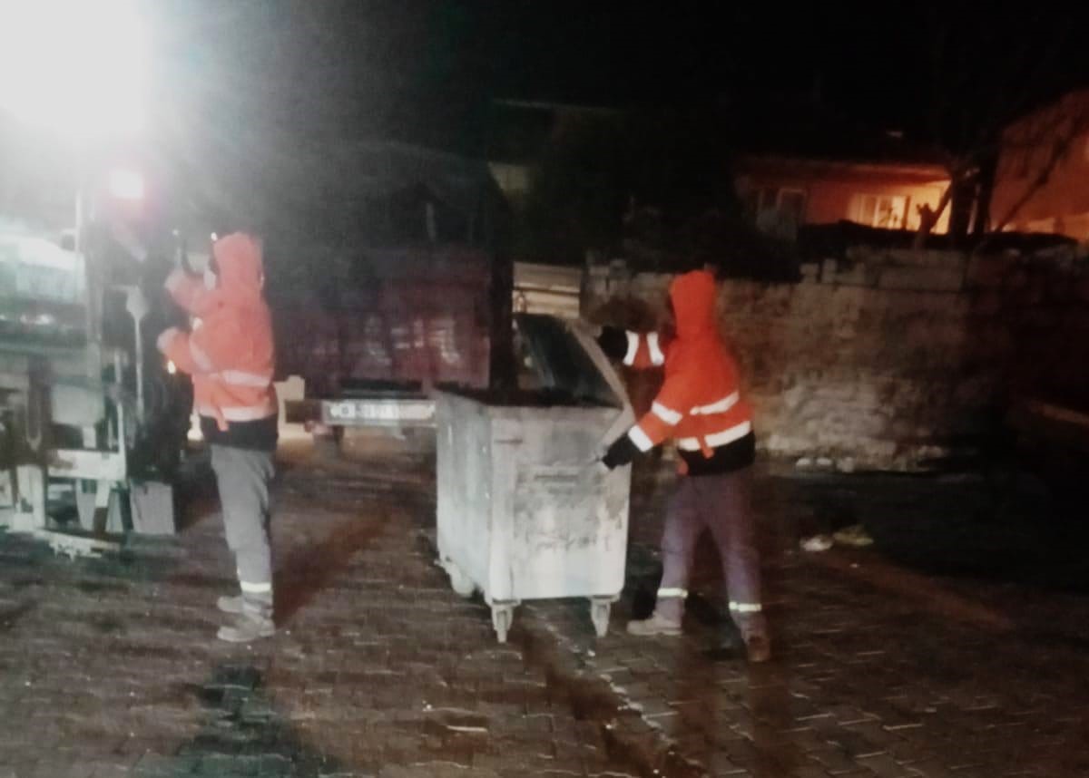 Başkan Zencirci ekipleri sahadan &ccedil;ekti
