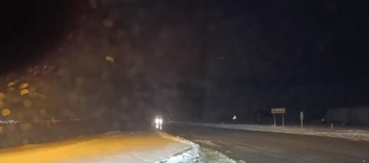 Kar ve tipi nedeniyle kapanan Kayseri-Malatya Karayolu trafiğe a&ccedil;ıldı
