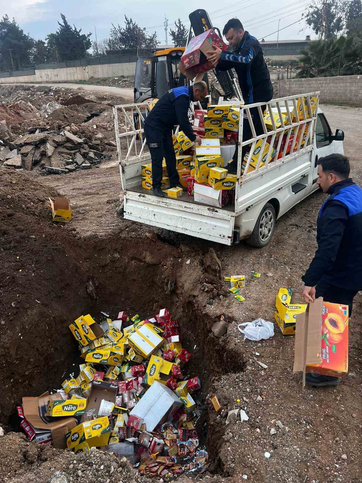 Raflarda satılmayı bekleyen 465 kilogram ürün toprağa gömülerek imha edildi