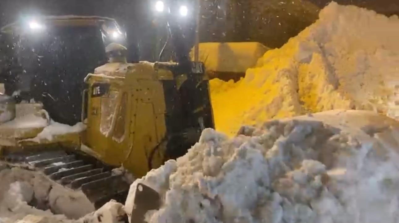 Şırnak&rsquo;ta kar kalınlığı 2 metreyi ge&ccedil;ti
