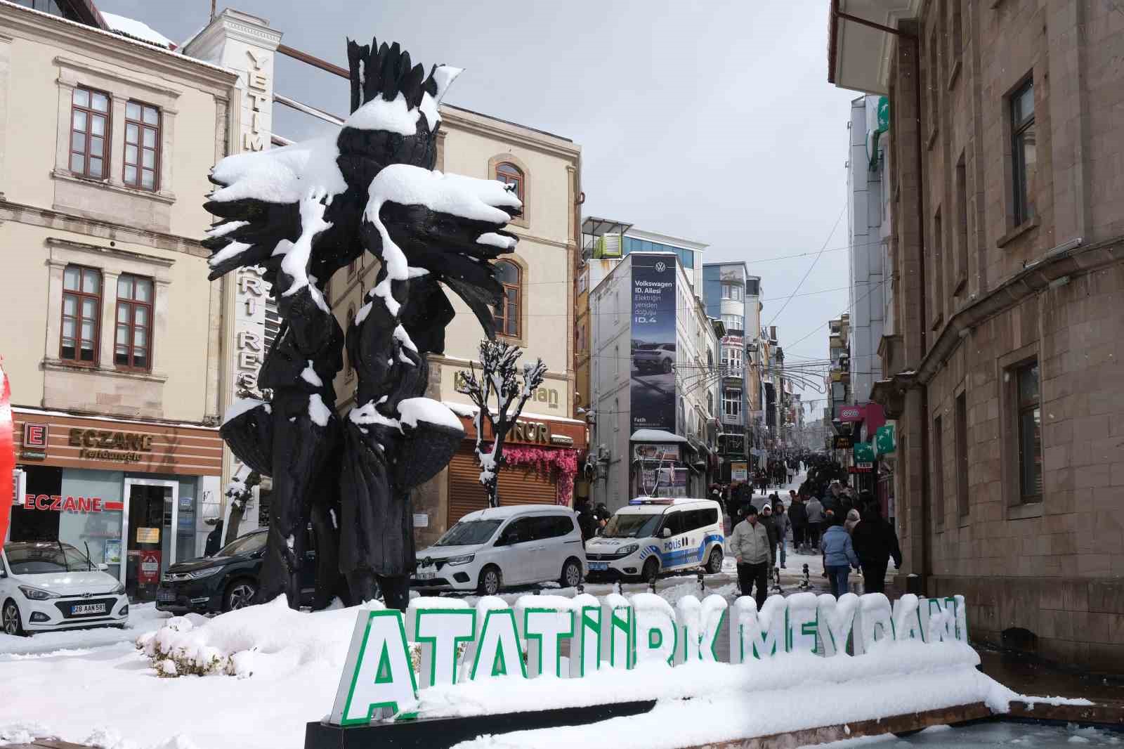 Giresun&rsquo;da kar sonrası kartpostallık manzaralar ortaya &ccedil;ıktı
