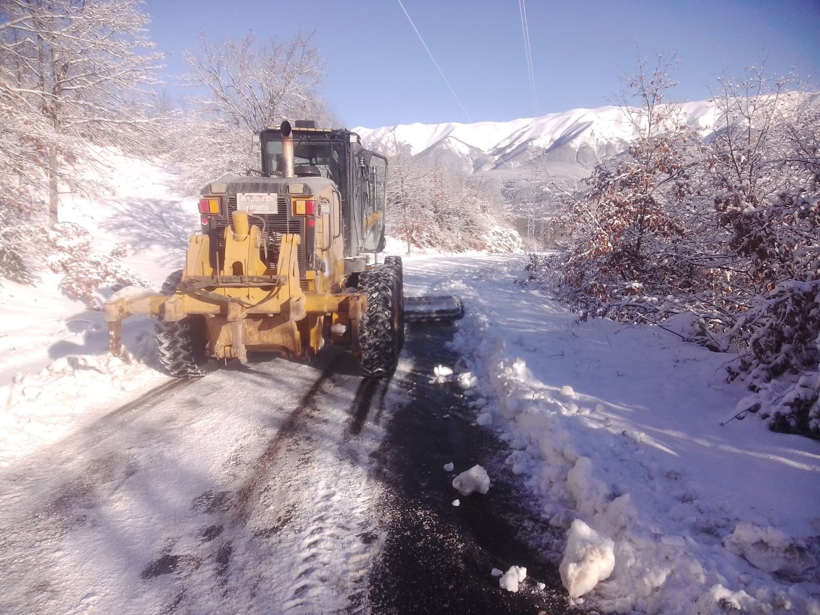 B&uuml;y&uuml;kşehir ekiplerinden kar mesaisi
