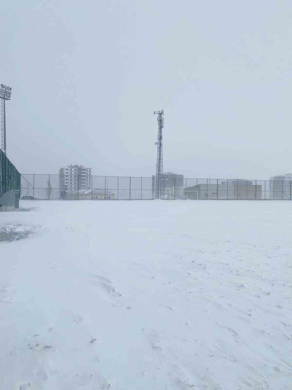 Kayseri&rsquo;de amat&ouml;r ma&ccedil;lara kar engeli
