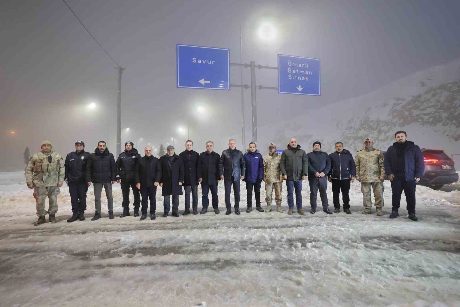 Mardin Valisi Akkoyun karla mücadele çalışmalarını inceledi