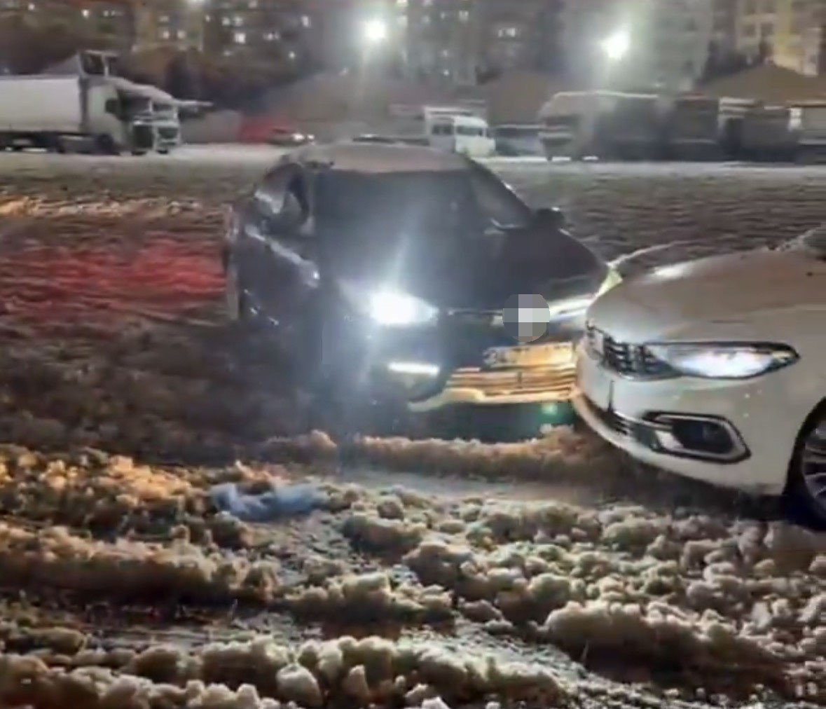 Mardin’de drift atarak trafik güvenliğini tehlikeye düşüren sürücüler yakalandı