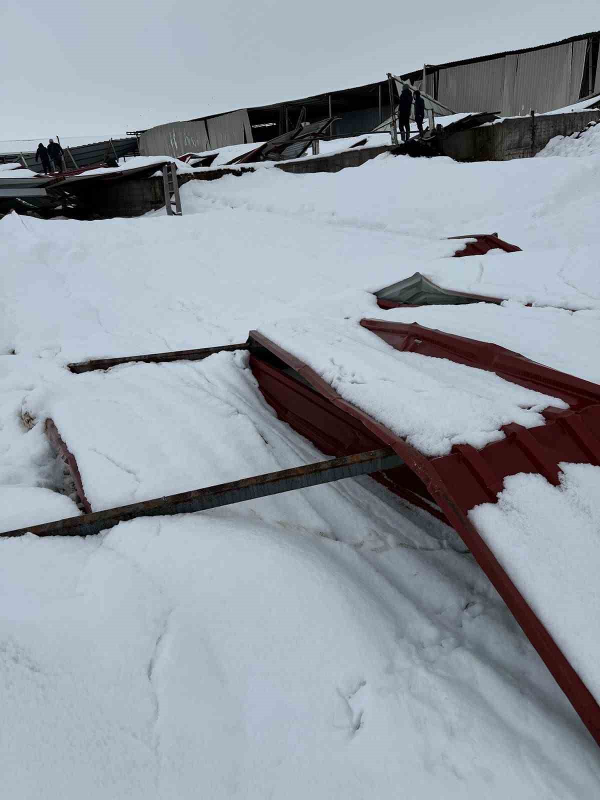 Diyarbakır&rsquo;da 12 fabrikanın &ccedil;atısı &ccedil;&ouml;kt&uuml;
