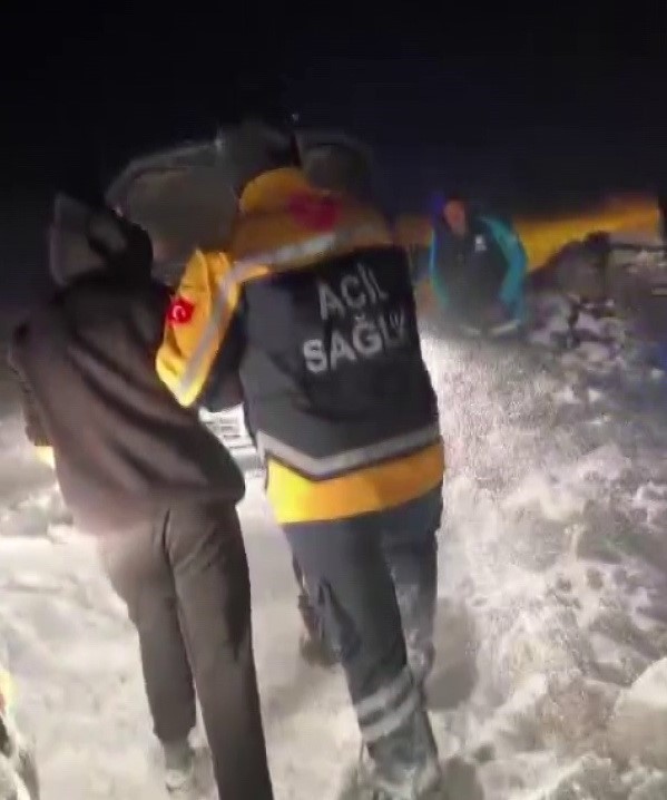 Yoğun tipide hasta kurtarma m&uuml;cadelesi
