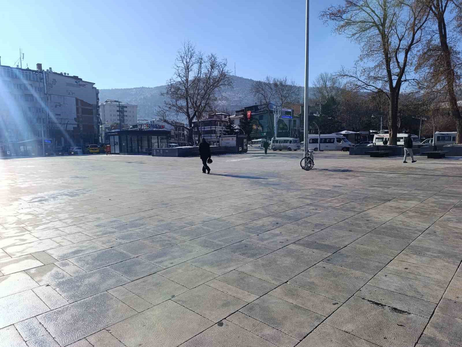 Afyonkarahisar buz kesti