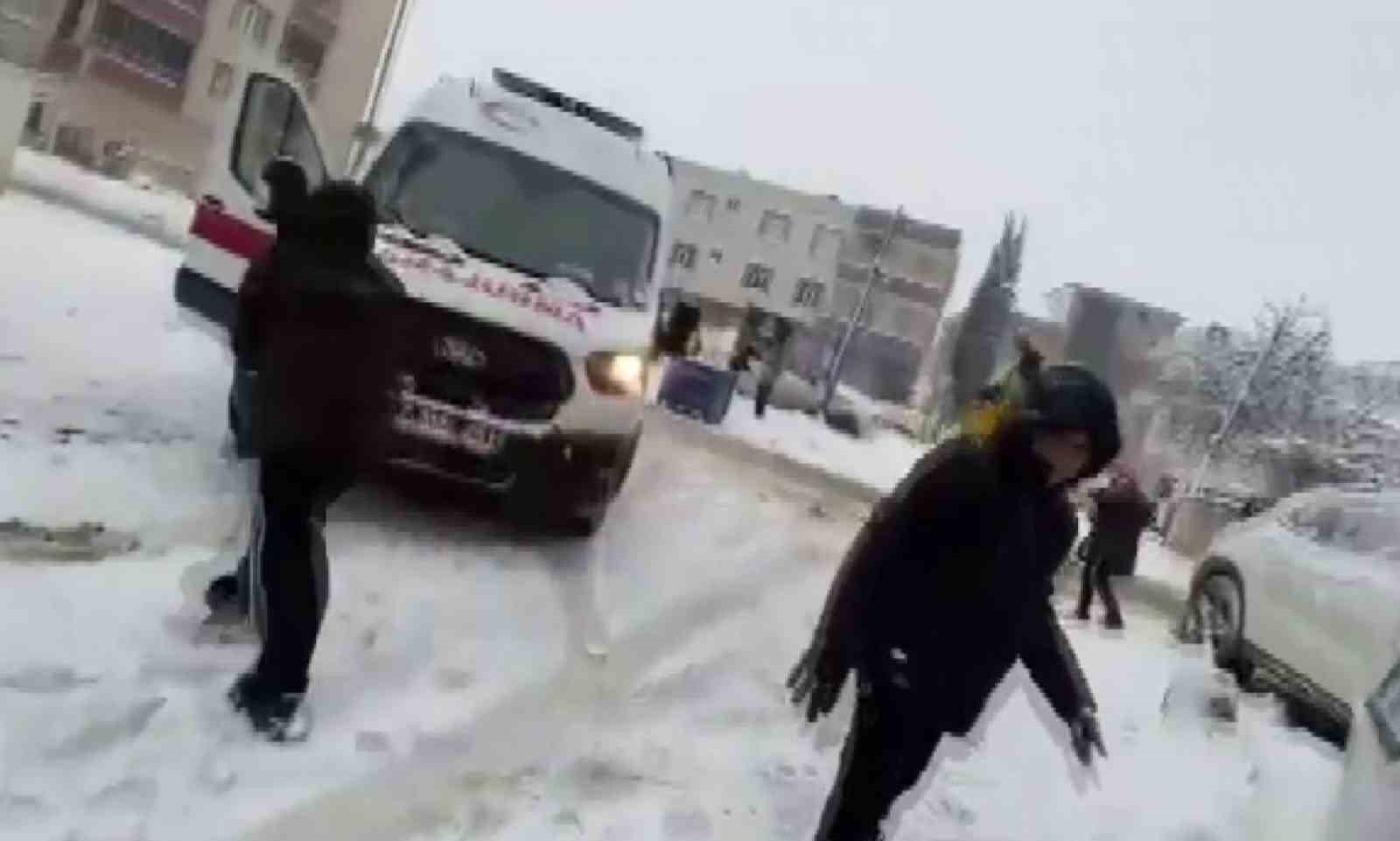 Adıyaman&rsquo;da y&uuml;zleri g&uuml;l&uuml;mseten g&ouml;r&uuml;nt&uuml;
