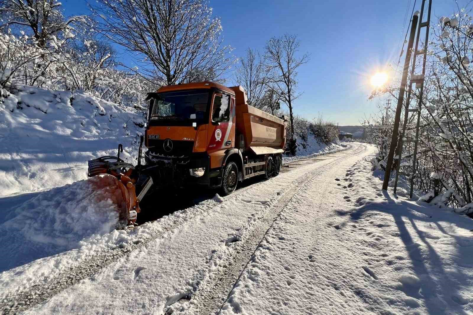 Samsun&rsquo;da karla m&uuml;cadele: 575 mahalle yolu ulaşıma a&ccedil;ıldı
