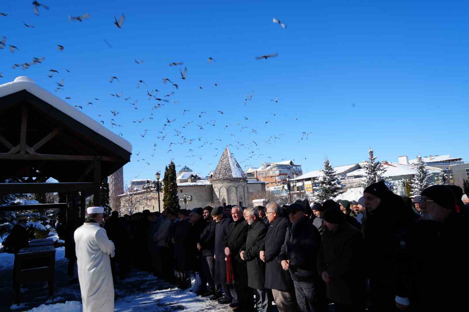 Erzurum&rsquo;da şehitler i&ccedil;in gıyabi cenaze namazı
