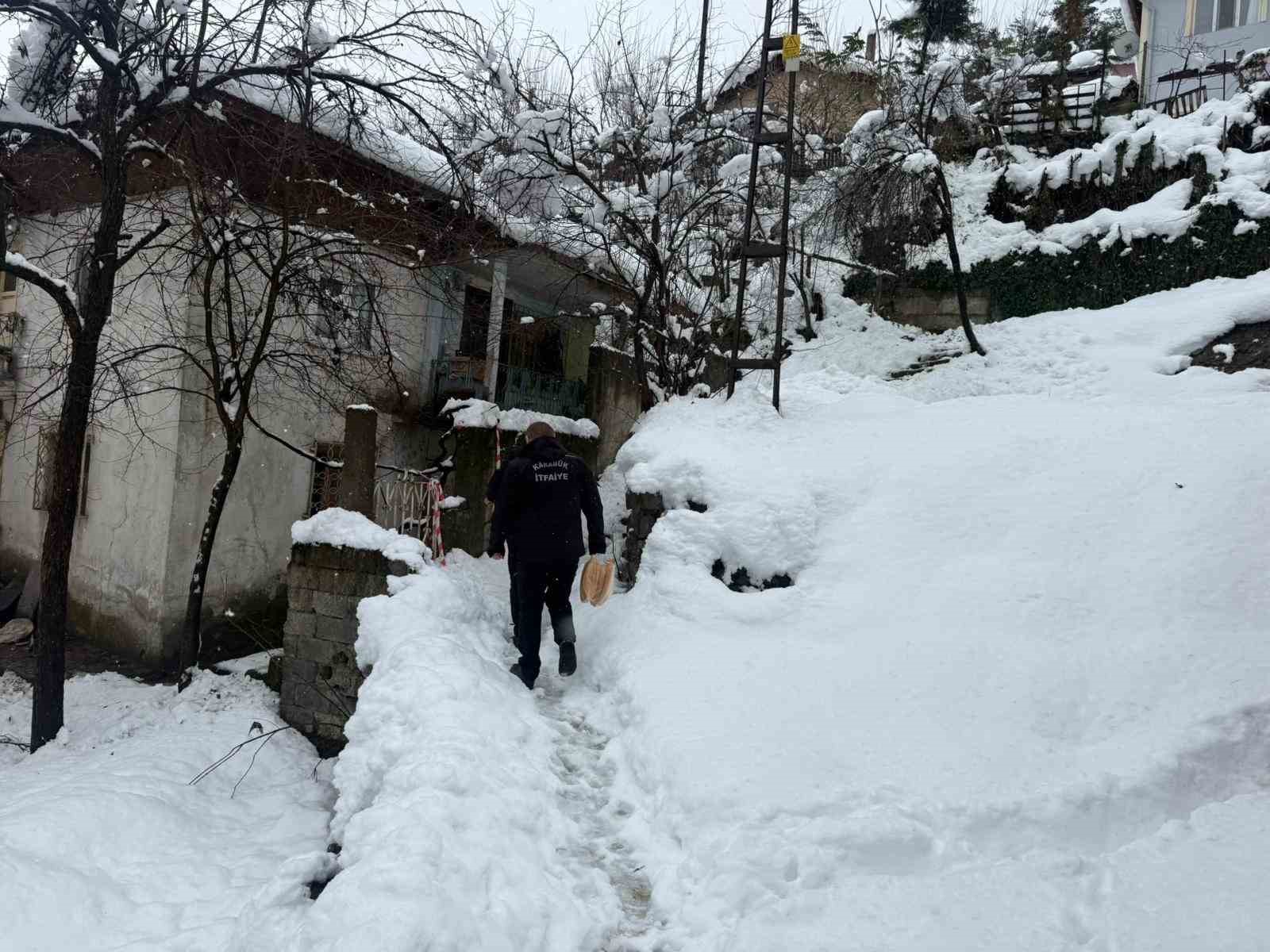 Karabük Belediyesi kış şartlarında hizmetlerini sürdürüyor