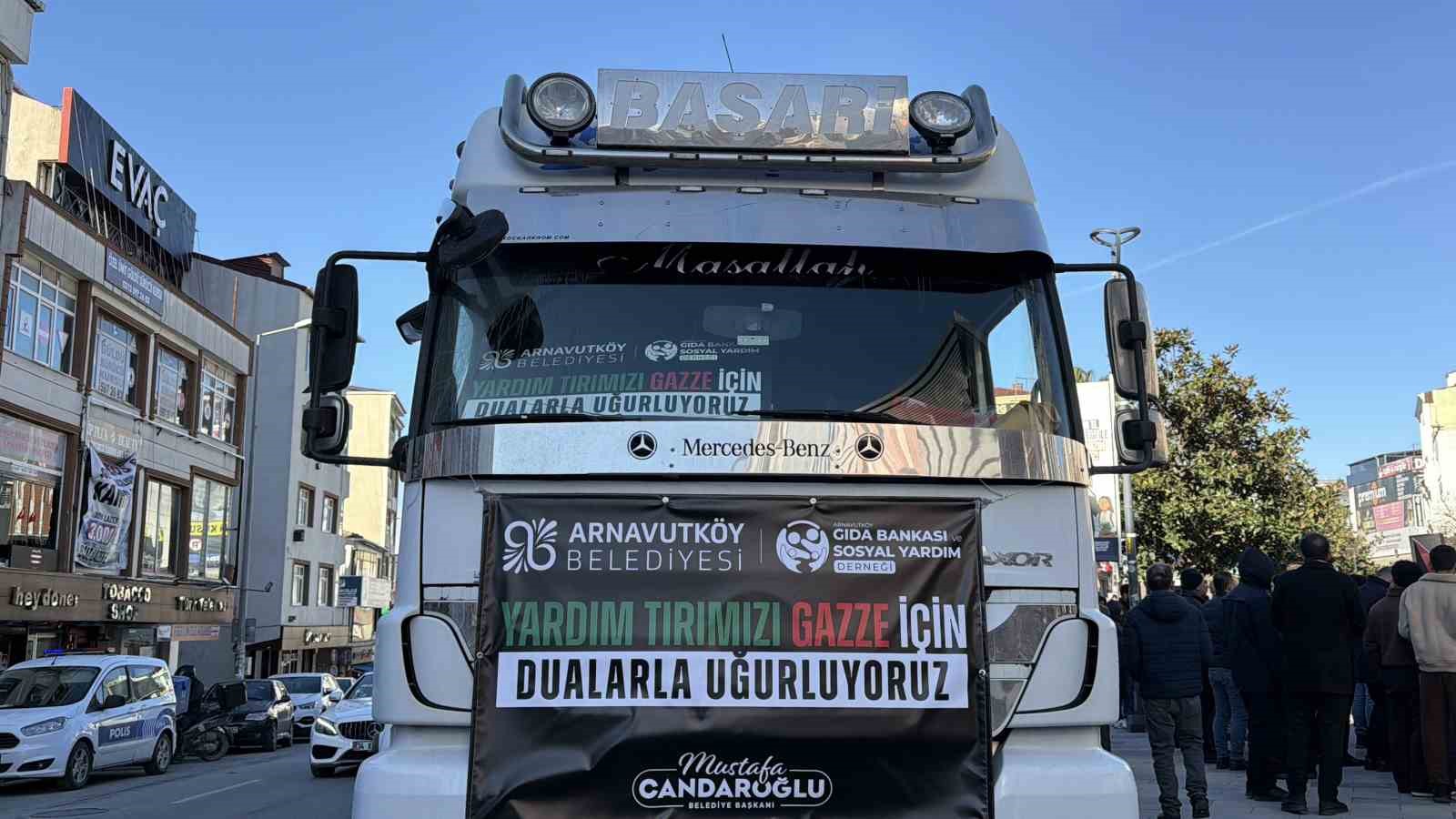Arnavutk&ouml;y&rsquo;den Gazze&rsquo;ye yardım tırı dualarla uğurlandı
