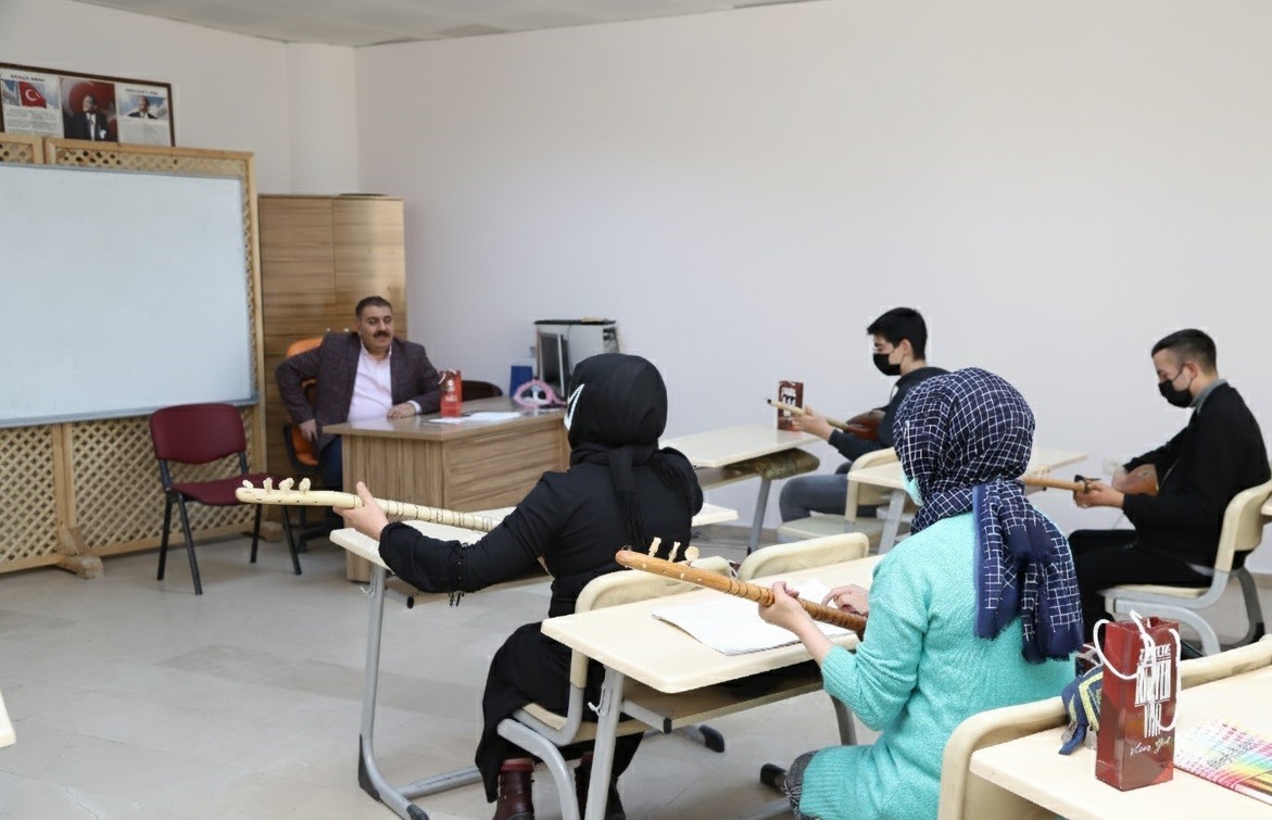 Başkan Sunar&rsquo;dan &ccedil;ocuklara hafta sonu kursları i&ccedil;in davet
