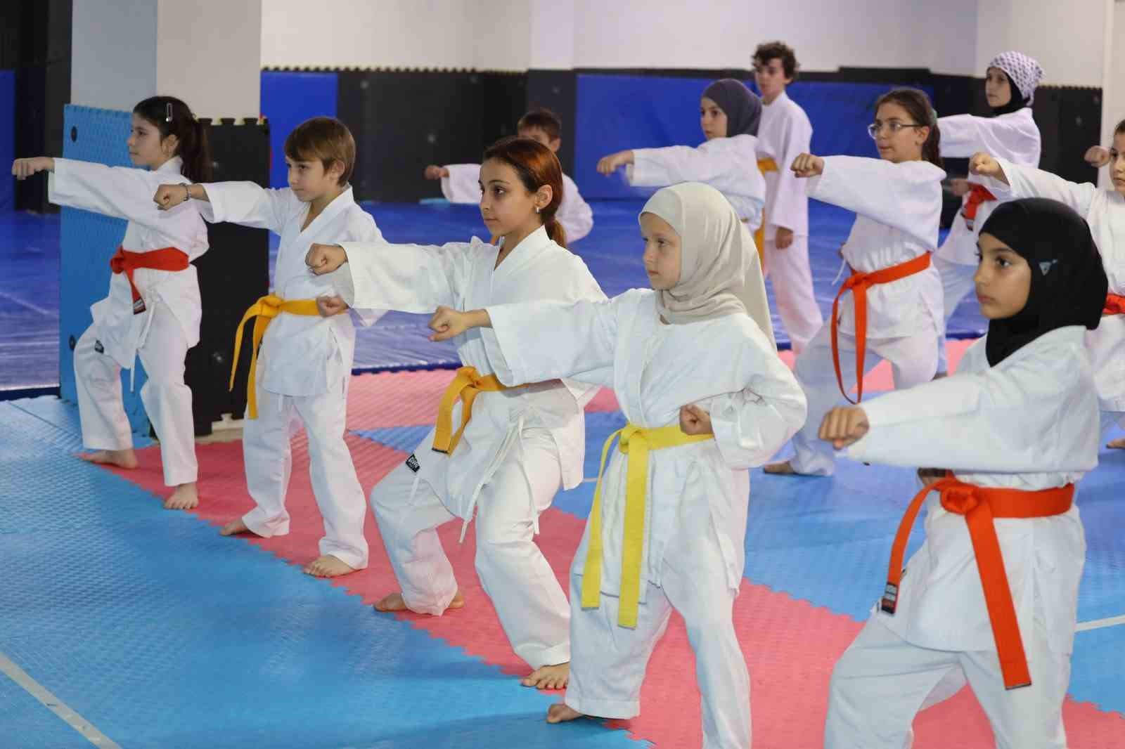 Başiskele’de binlerce gence eğitim ve spor imkanı