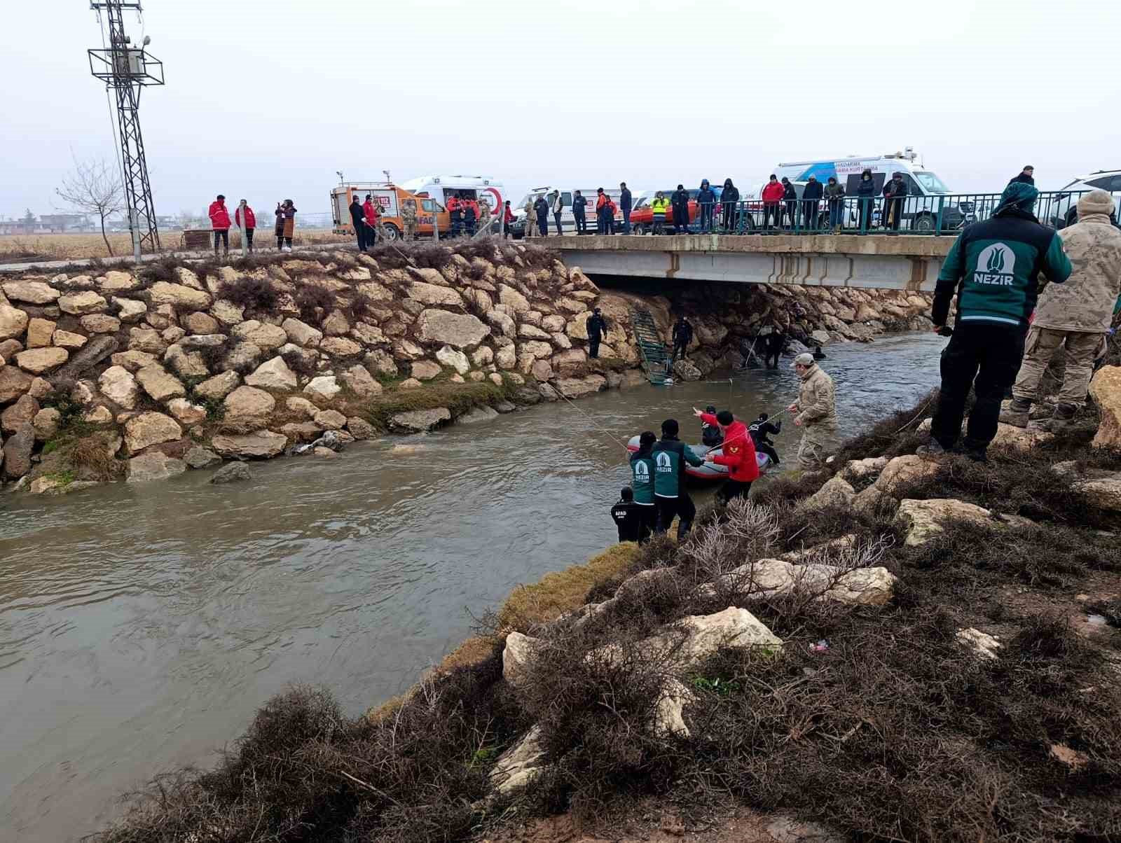 Şanlıurfa’da sulama kanalında kaybolan sürücüyü arama çalışmaları sürüyor