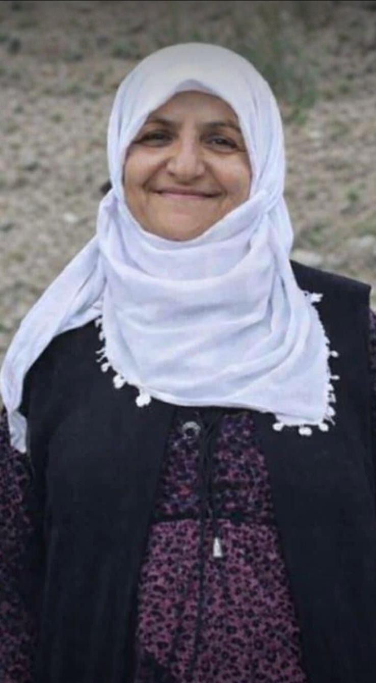 Van&rsquo;da &ccedil;ığ felaketinde hayatını kaybeden kadın son yolculuğuna uğurlandı
