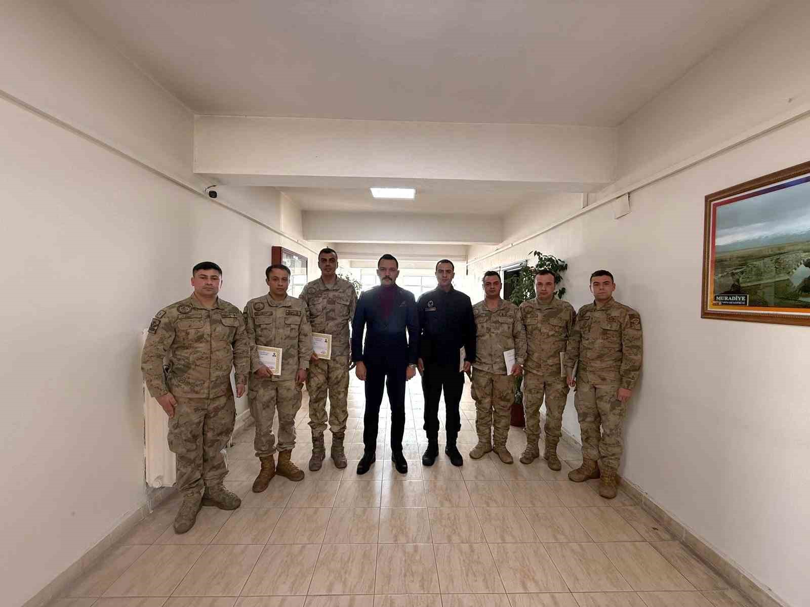 Jandarma personeline başarı belgesi verildi