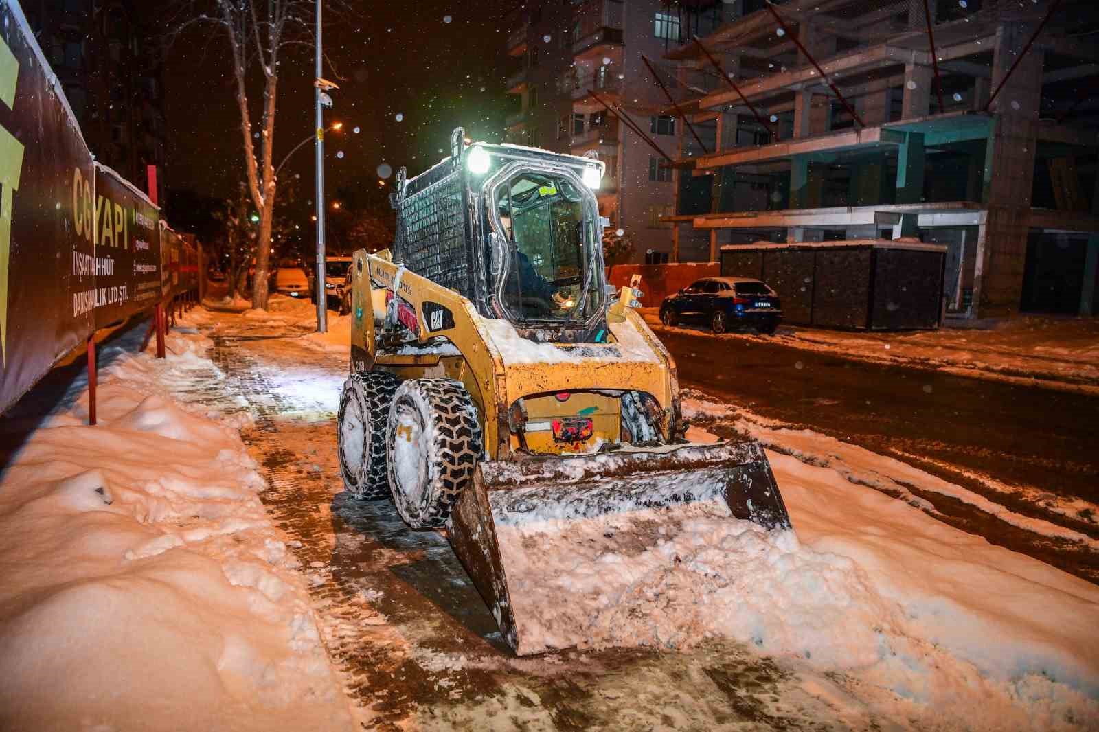 Malatya&rsquo;da kapanan 117 Mahalle yolu ulaşıma a&ccedil;ıldı
