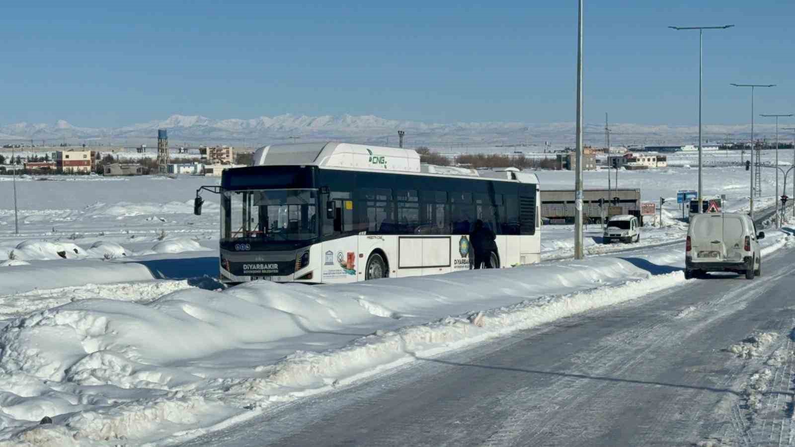 Diyarbakır&rsquo;da kar &ccedil;ilesi devam ediyor
