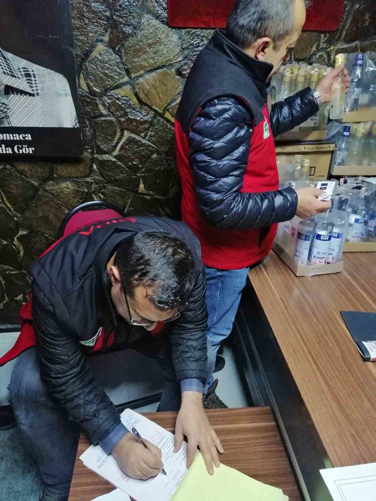 Niğde&rsquo;de gıda, sahte ve ka&ccedil;ak alkole karşı ortak denetimler s&uuml;r&uuml;yor
