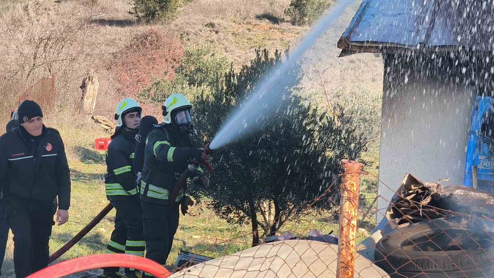 Muğla’da ev ve otomobil küle döndü
