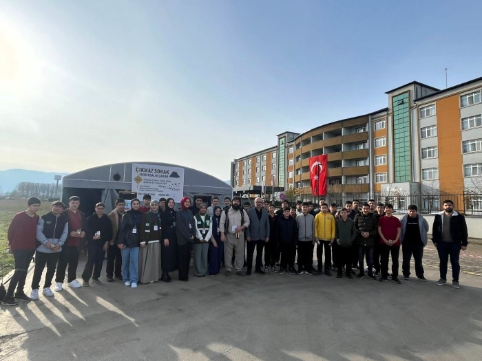 Bağımlılıkla m&uuml;cadele uygulamalı olarak &ouml;ğretildi
