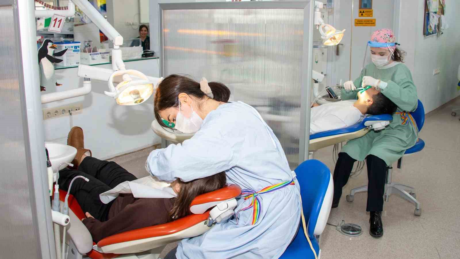 SÜ Diş Hekimliği Fakültesinde ilk muayeneler randevusuz yapılıyor