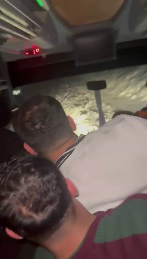 Diyarbakır’da yolcu otobüsünün devrilme anı kameralara yansıdı