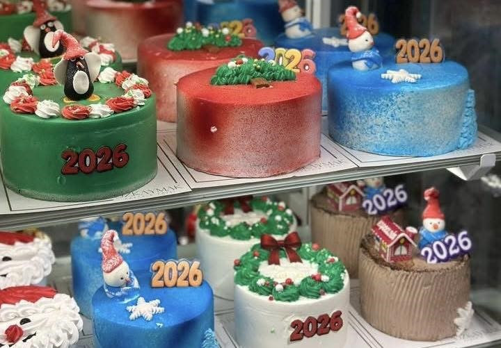 Yılbaşı pastasından altın çıkınca şaşırdı