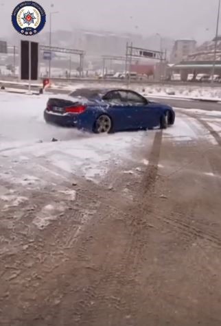 Artvin&rsquo;de kırmızı ışık ihlali ve drift yapan s&uuml;r&uuml;c&uuml;lere ceza yağdı
