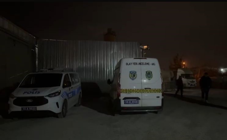 Burdur&rsquo;da pres makinesine sıkışan iş&ccedil;i yaralandı
