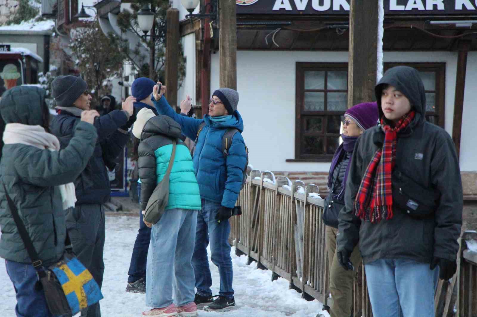 Kartpostal şehir Amasya beyaza büründü