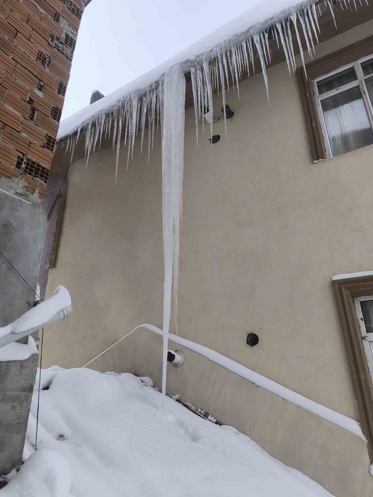 Tokat&rsquo;ta &rsquo;&ouml;l&uuml;m&uuml;ne&rsquo; kar eğlencesi
