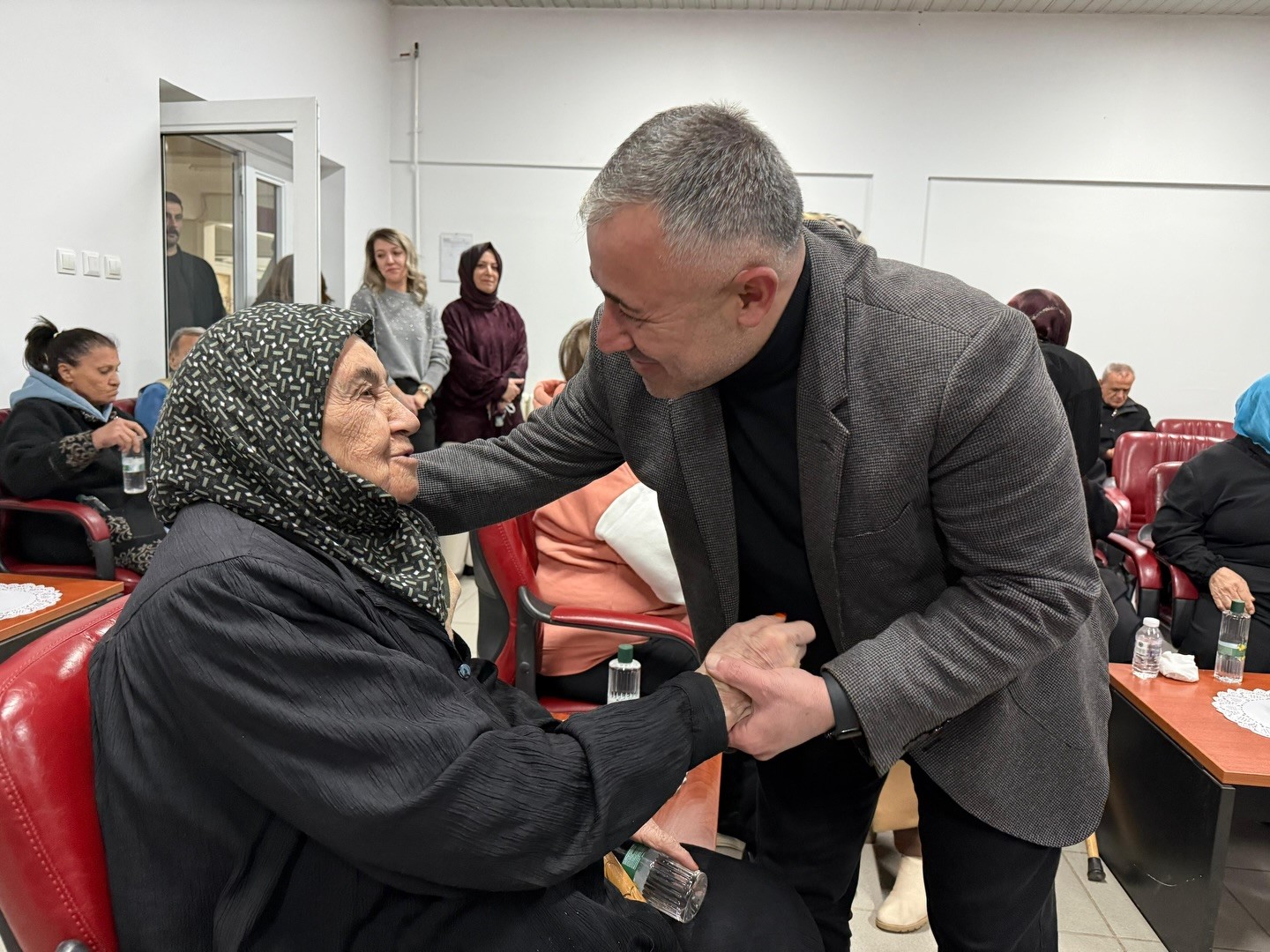 İl Başkanı Yıldırım huzurevi sakinleriyle buluştu