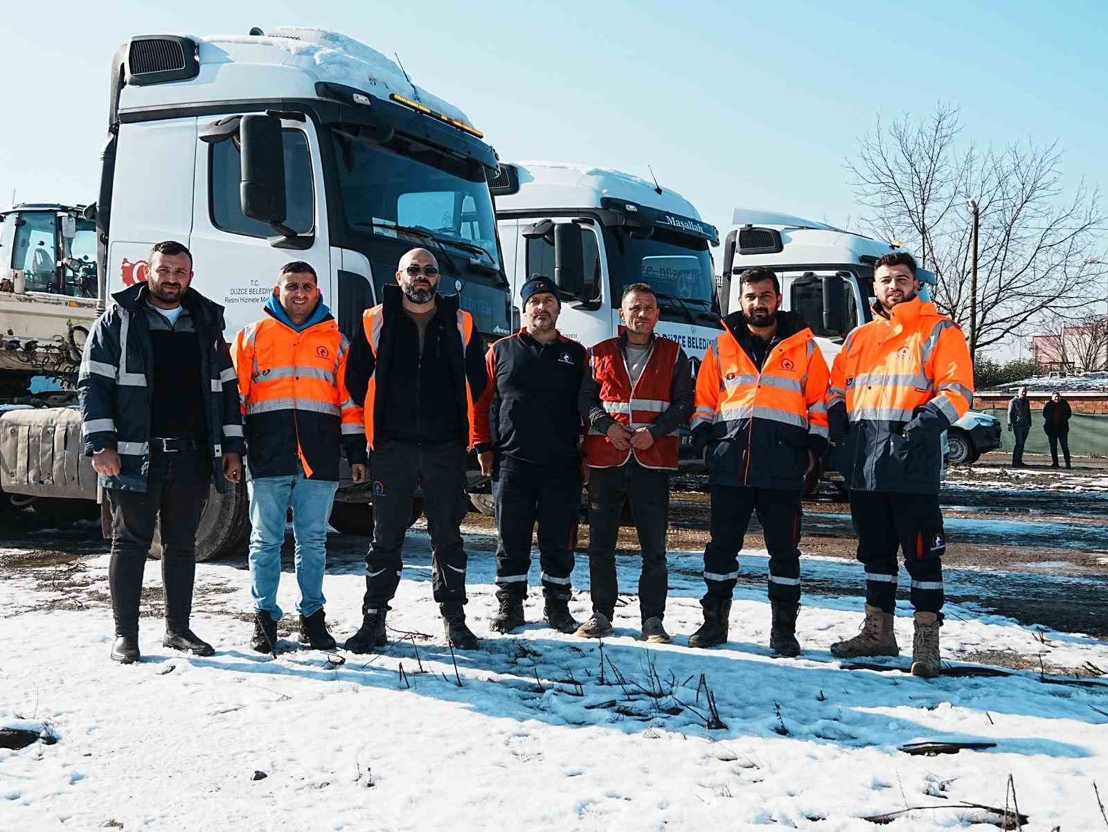 Düzce Belediyesi yolları açık tuttu ulaşım sekteye uğramadı