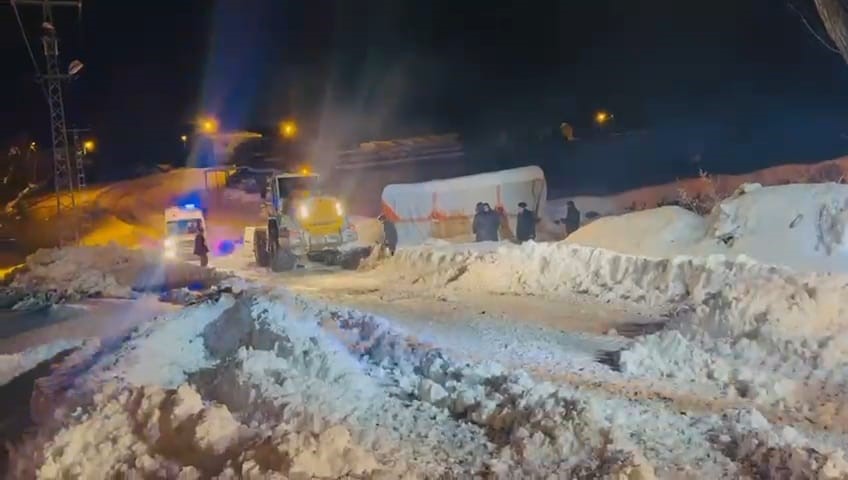 Korkut’ta 110 yaşındaki vatandaş 6 saatlik çalışmayla hastaneye ulaştırıldı