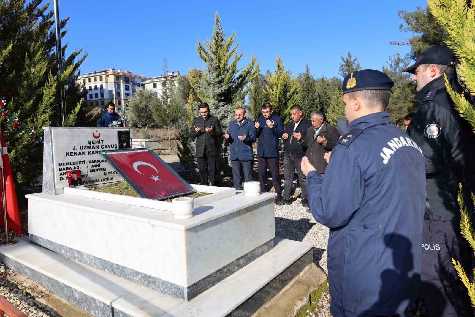 Karacasulu şehit Karabacaklı mezarı başında anıldı