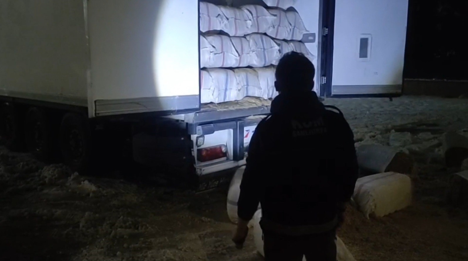 Şanlıurfa’da 15 milyon TL değerinde kaçak sigara ele geçirildi