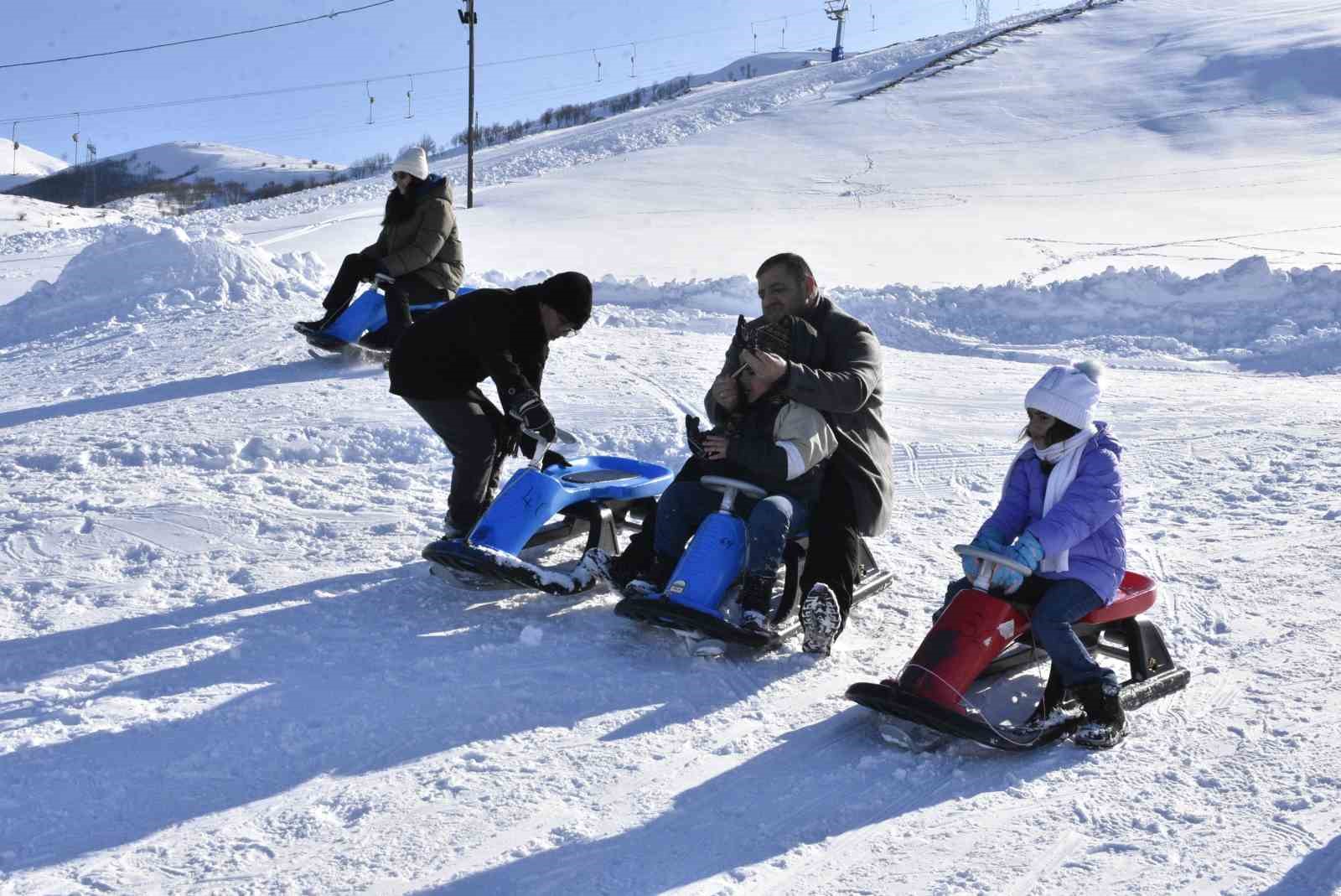 Kar yağışı sonrası Bitlis’te kayak tesislerinde yoğunluk
