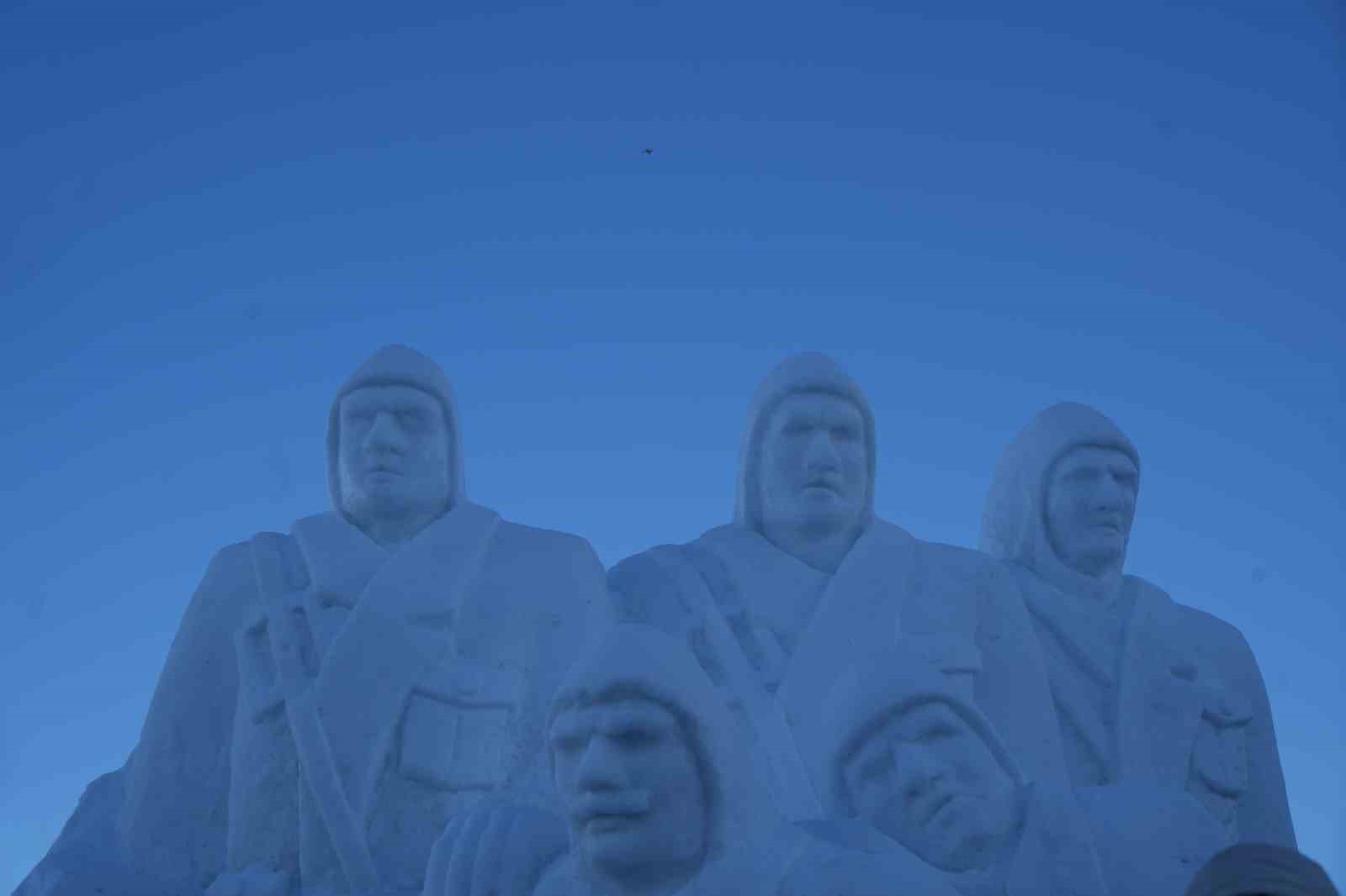 Sarıkamış&rsquo;ta şehitler anısına kardan heykeller a&ccedil;ıldı
