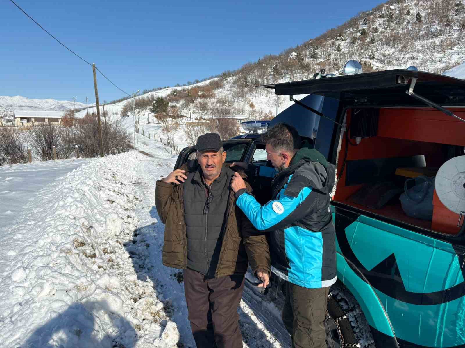 Tunceli&rsquo;de UMKE ekipleri diyaliz hastası i&ccedil;in seferber oldu
