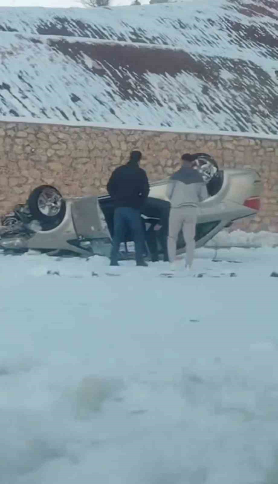 Siirt’te takla atan otomobilin sürücüsü yaralandı