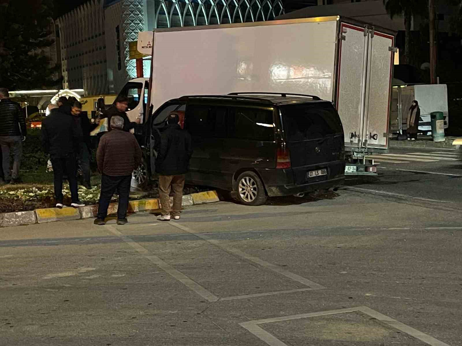 Alanya&rsquo;da kavşakta kaza: 1 yaralı
